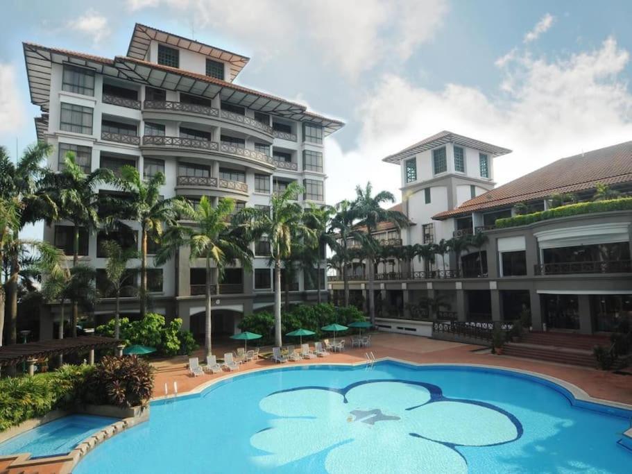 Pool View 2 Room Mahkota Hotel Melaka Kültér fotó